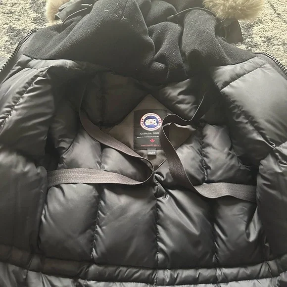Canada Goose Women's Gray Ski Jacket with Fur Hood - Picture 16 of 16